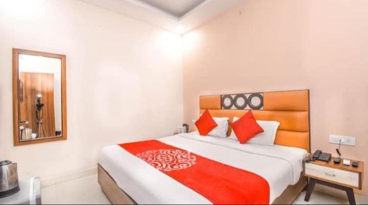 Hotel Roma Deluxe - New Delhi Railway Station Kültér fotó