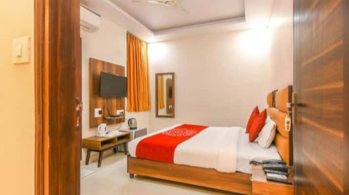 Hotel Roma Deluxe - New Delhi Railway Station Kültér fotó