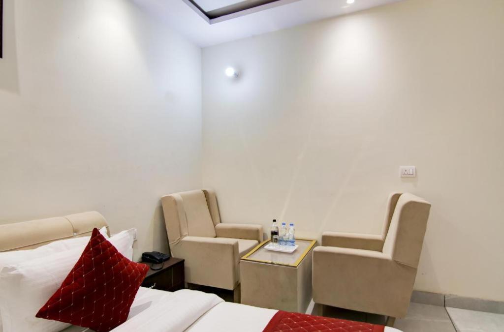 Hotel Roma Deluxe - New Delhi Railway Station Kültér fotó
